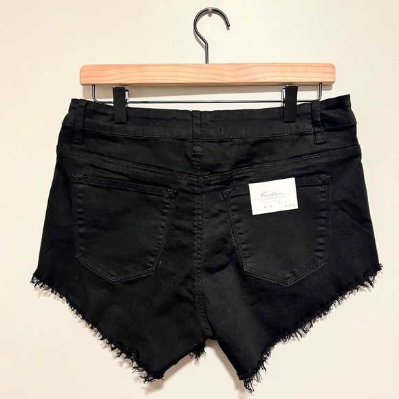 NWT Kancan Black Cut Off Fringe Raw Hem Jean Denim Shorts Size 11/29 - Picture 3 of 7